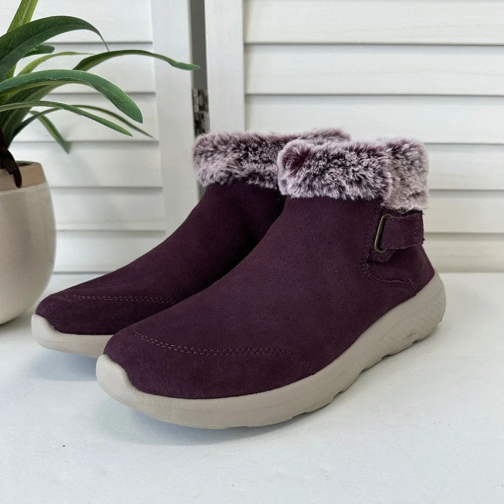 Skechers On The GO City 2 Purple Faux Fur Trim‎ Ankle Boots Women's Size 8.5
